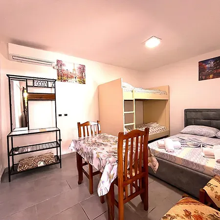 Aparthotel Dh Family *