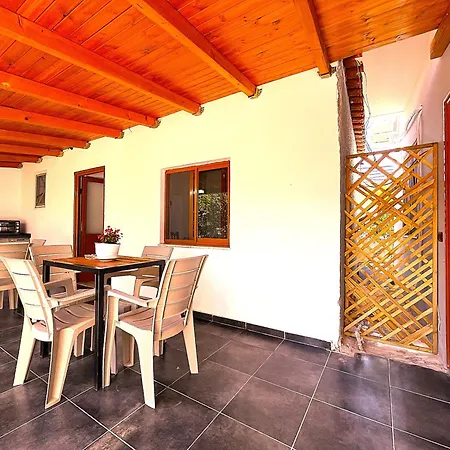 Dh Family Aparthotel Vlorë