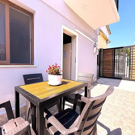 Dh Family Aparthotel Vlorë