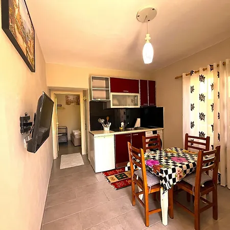 Dh Family Aparthotel Vlorë